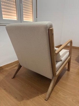 Sillón cómodo beige claro