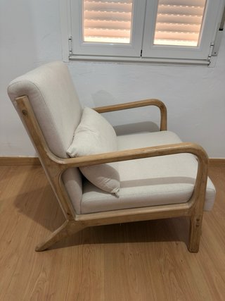 Sillón cómodo beige claro