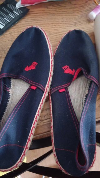 Zapatillas de hombre azul y rojo