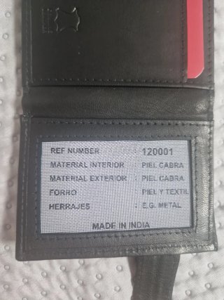 Cartera de hombre de piel negra