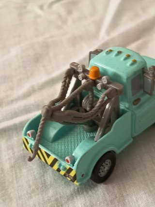 Camión de remolque Cars Mater 1:55