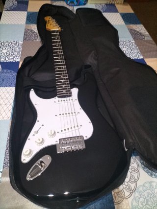 Guitarra Eléctrica para Zurdos Negra