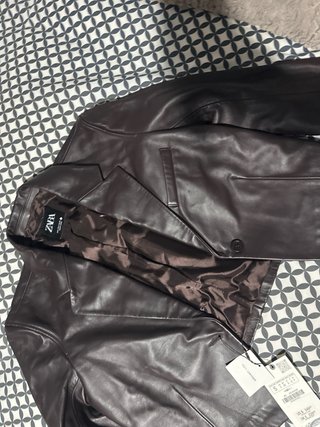 Chaqueta Zara crop piel marrón Talla S