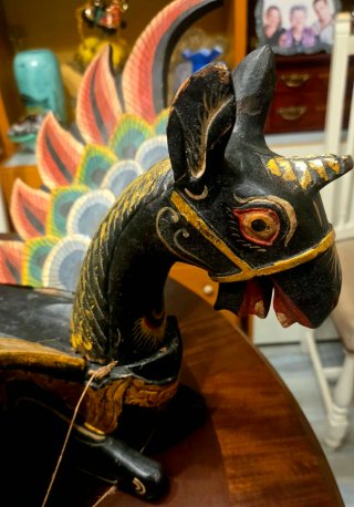 Figura dragón madera tallada a mano