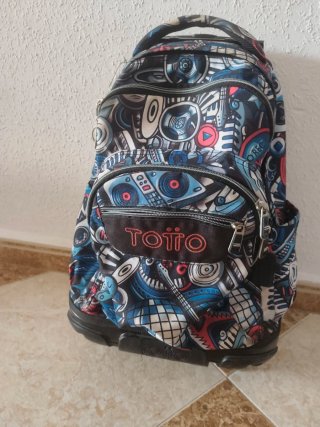 Mochila Totto Ruedas con estampado musical