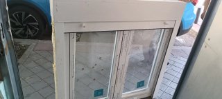 Ventana con persiana