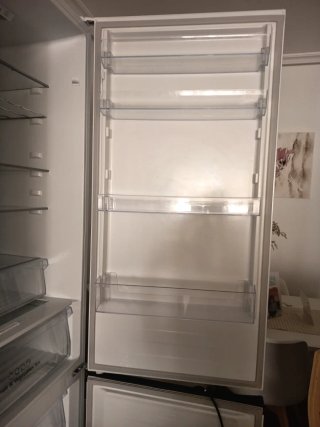 Frigorífico  combi no frost Hisense blanco ,3 años