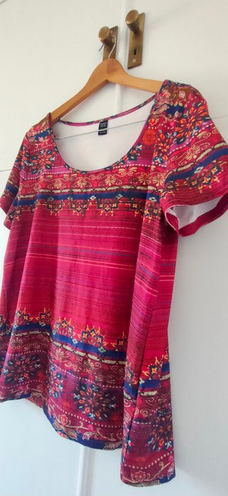 Camiseta Emery Rose Estampada Roja