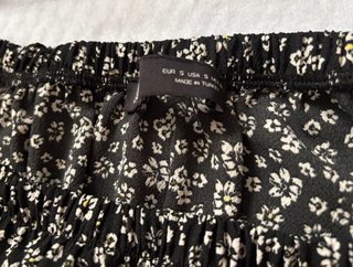 Vestido Zara negro floral talla S manga 3/4