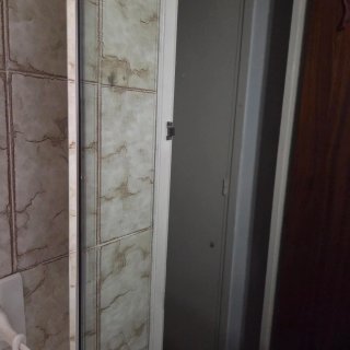 Mueble vintage de pared para WC.