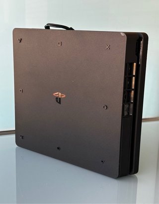 1TB PS4 Slim + 2 Mandos + Cables