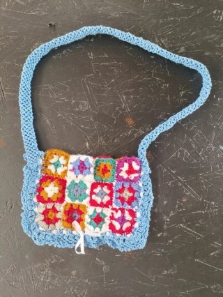 Bolso tejido a mano para niño/niña