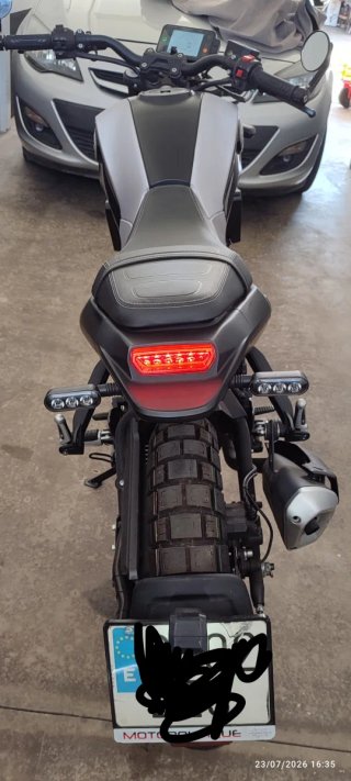 Benelli Leoncino 125 Gris