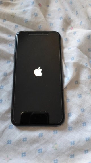 iPhone 11 Negro en muy buen estado sin arañazos