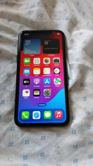 iPhone 11 Negro en muy buen estado sin arañazos