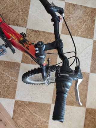 Bicicleta Infantil Hot Wheels Roja