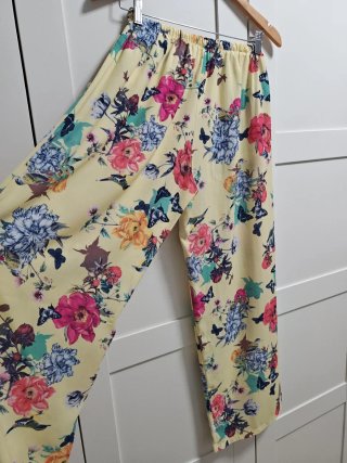 Pantalón ancho estampado floral