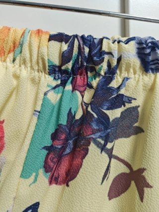 Pantalón ancho estampado floral