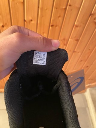 Zapatillas Asics Negras y Grises