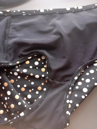 Bikini Dorina Negro Lunares Dorados y Blancos