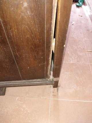 Chinero antiguo madera castaño. Negociable