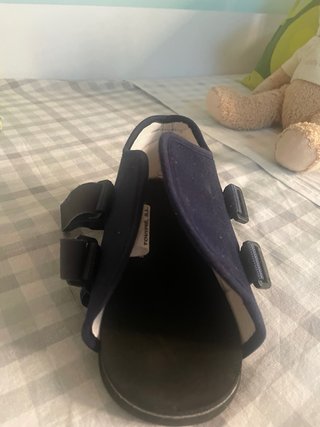 Zapato post operatorio azul