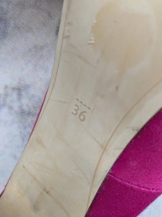 Zapatos de tacón rosa peep toe
