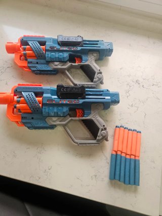 2 Pistolas Nerf Elite 2.0 Commander