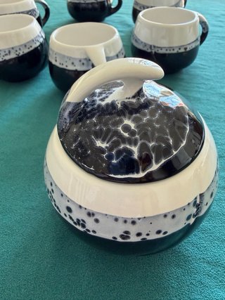Juego de tazas con azucarero