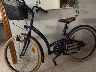 Bicicleta B-Twin Azul con(Cesta precio negociable)