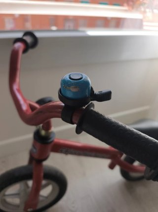 Bici de equilibrio infantil roja