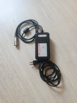 Cargador Baterías 24V/29.4V 2A High Power