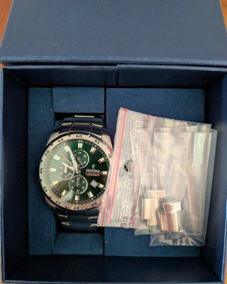 Reloj Festina Cronógrafo cara verde