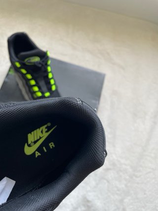 Nike Air Max 95 Black Neon - Talla 44 / NUEVAS