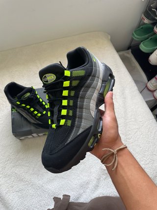 Nike Air Max 95 Black Neon - Talla 44 / NUEVAS