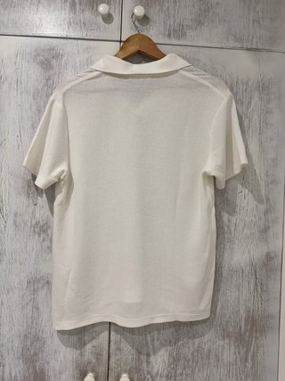 Polo de lino blanco