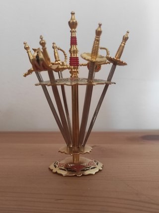 Palillero antiguo espadas dorado