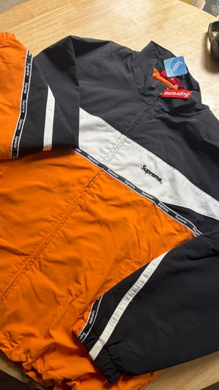 Campera Supreme Negra Naranja Nueva Con Etiquetas