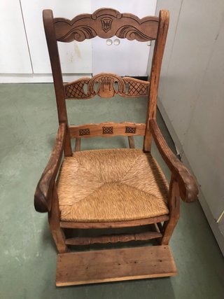 Mecedora de madera y tela