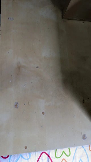 Escritorio ordenador Ikea madera y metal