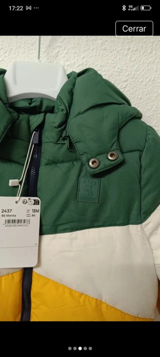 Abrigo acolchado tricolor bebé
