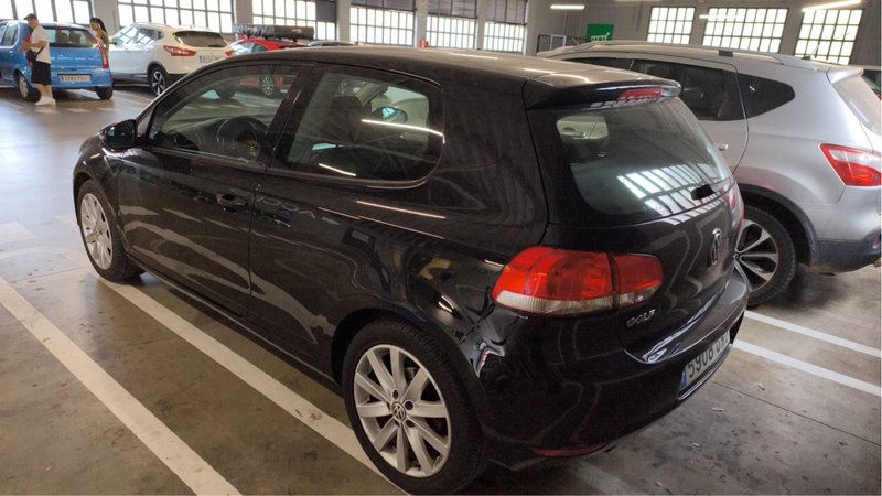Volkswagen Golf 2010 - foto 1