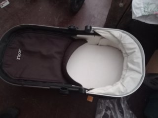 Silla Joolz reversible reclinable y capazo moisés