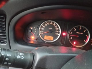 Coche plateado 5 puertas