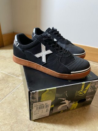 Zapatillas Munich Talla 37 Negras Blancas