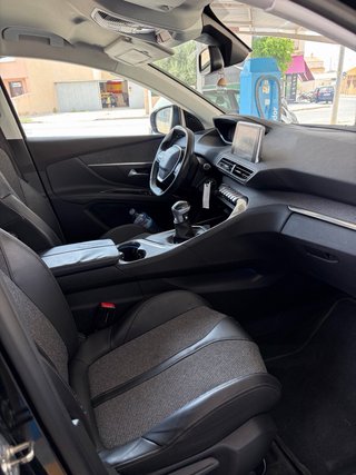 Peugeot 5008 2017