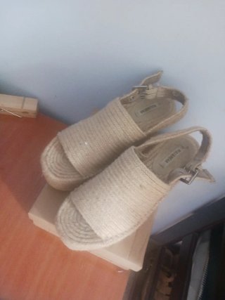 Sandalias Pull&Bear Beige