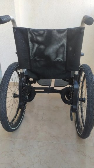 Silla de ruedas para playa sumergible