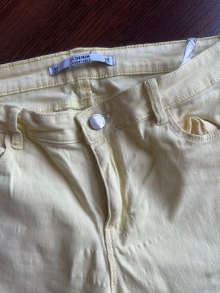 Pantalón vaquero elástico amarillo T.40