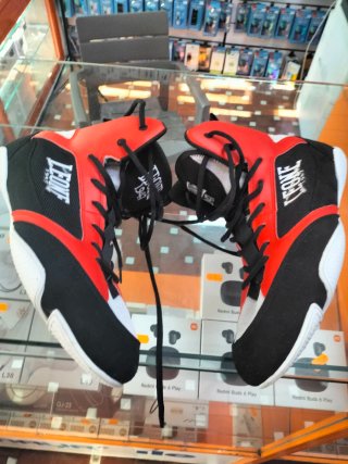 Zapatos de boxeo Leone negros y rojos